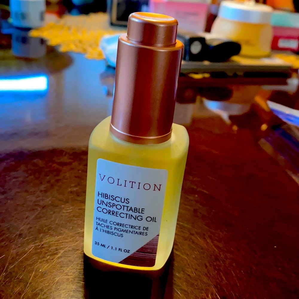 Volition- Hibiscus Unspottable Correcting Oil